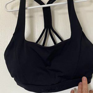 Alphalete kinetic sports bra